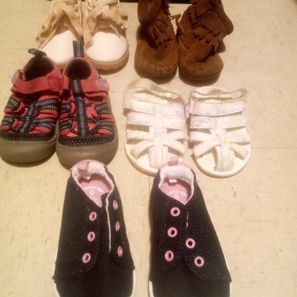 Girls bundle shoes size 5/6 - Picture 2 of 6